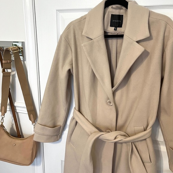 Light beige coat - Picture 2 of 4